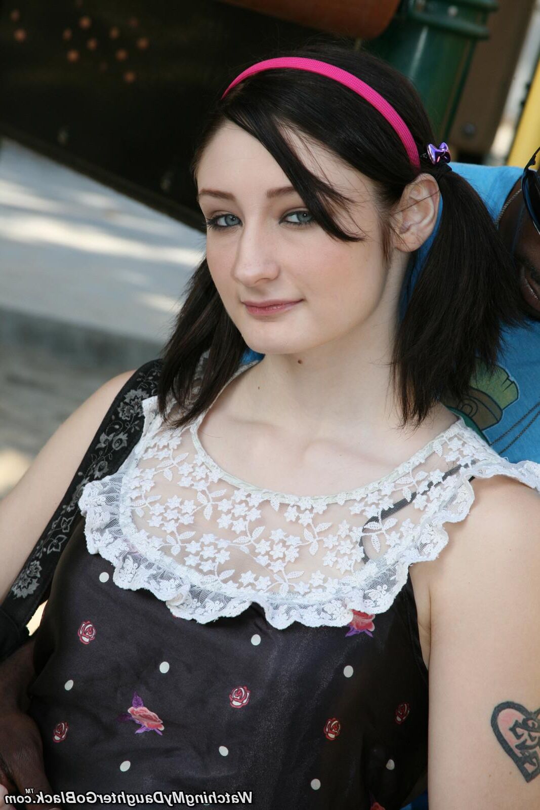 Violet Monroe 