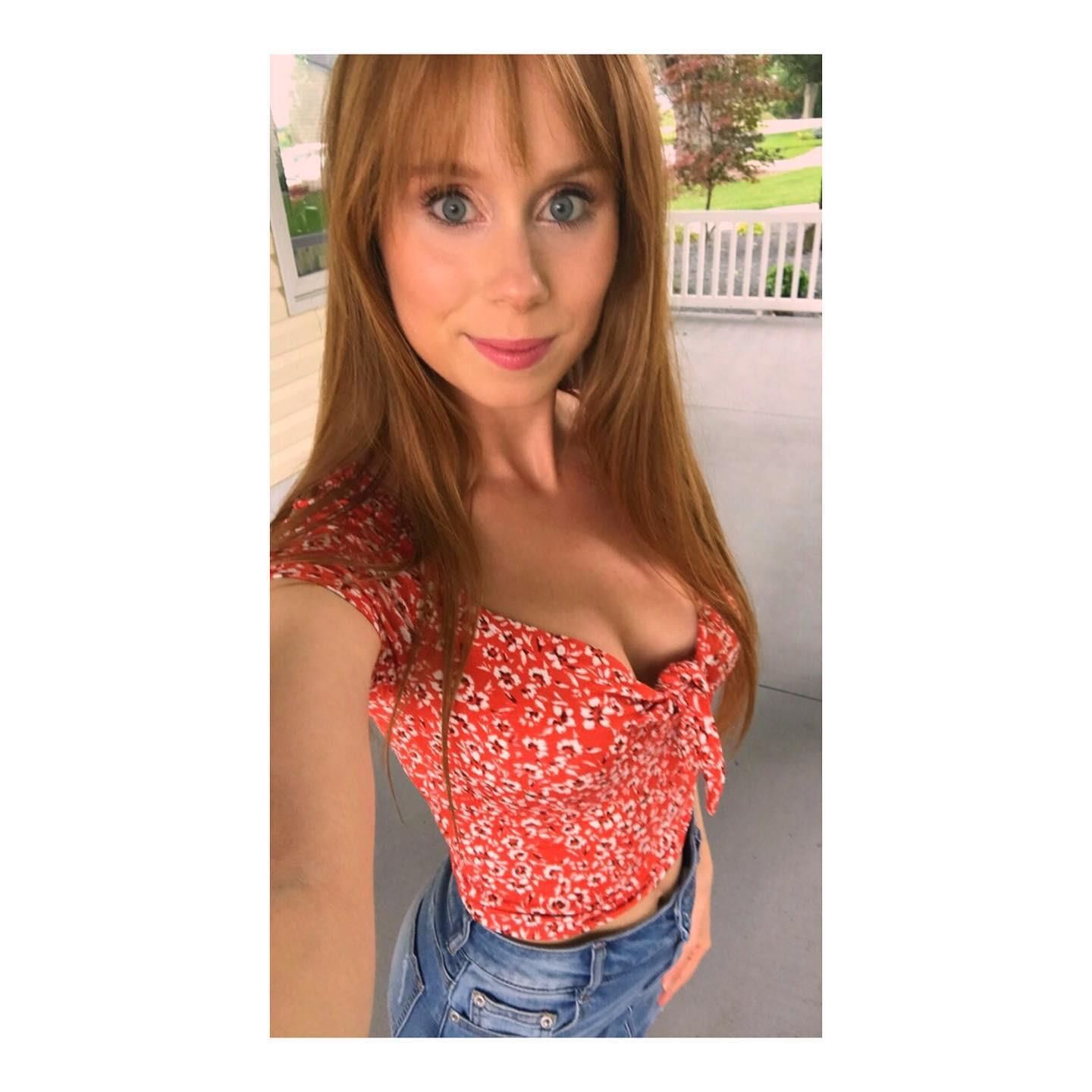 Elle Redhead Non Nude