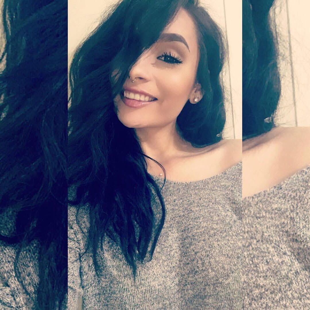 Sexy Latina Girlfriend For Tributes
