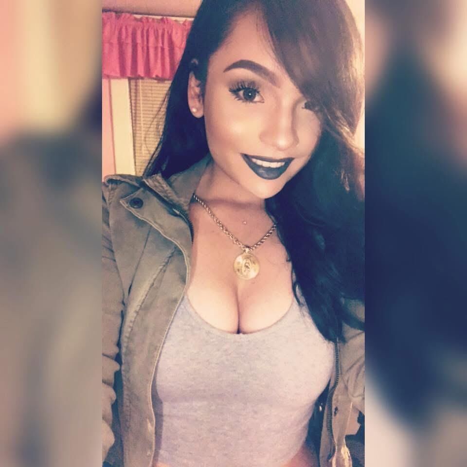 Sexy Latina Girlfriend For Tributes
