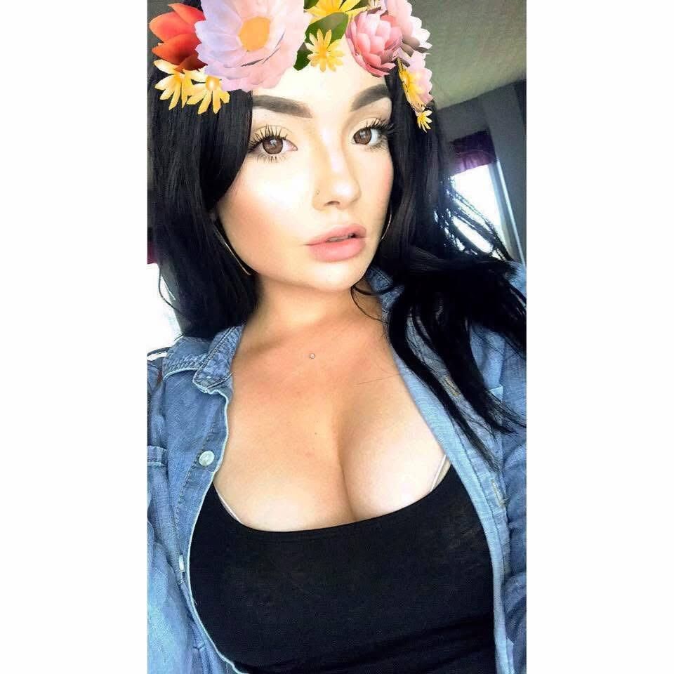 Sexy Latina Girlfriend For Tributes
