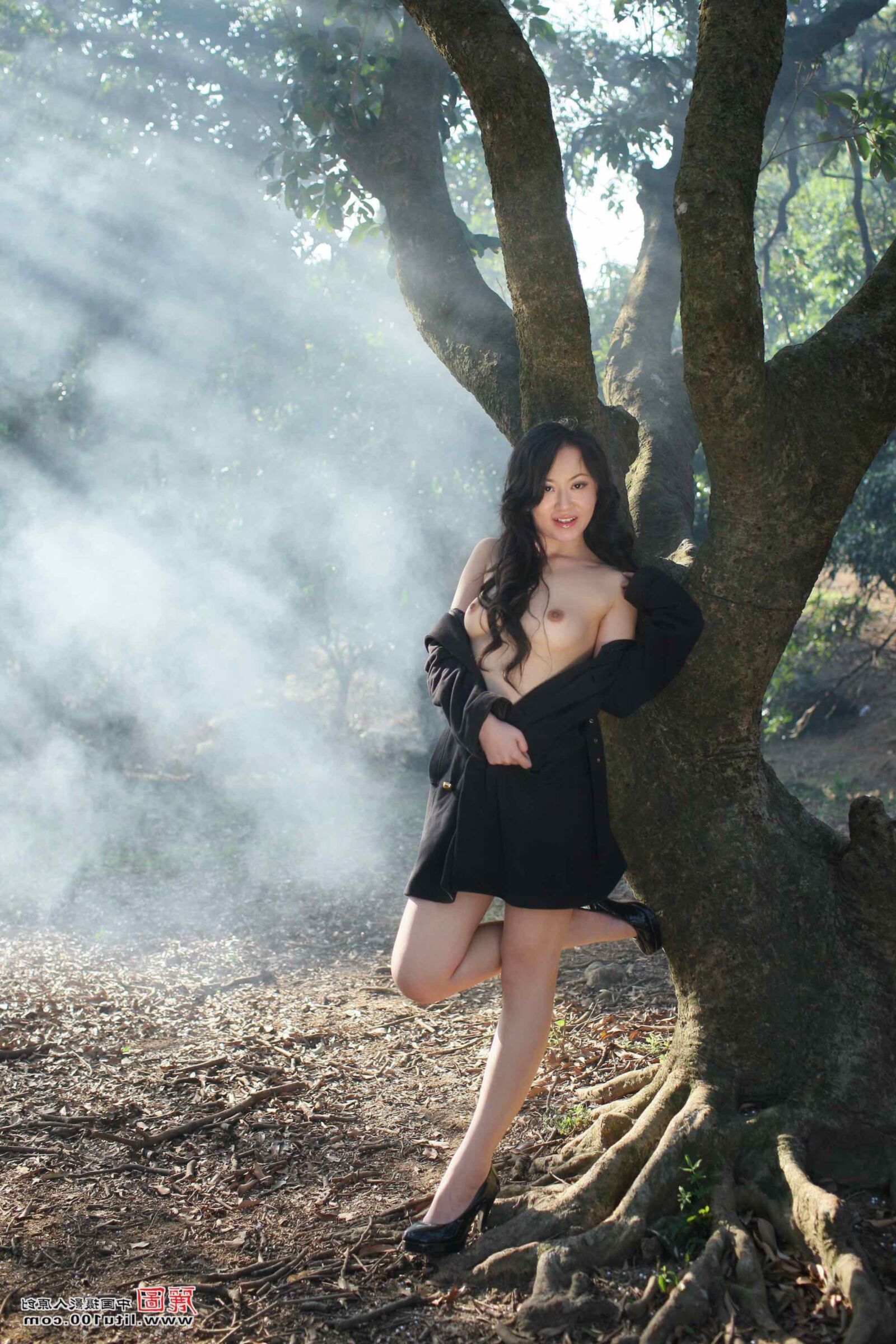 Litu AMATEUR Three Asian teens lost in the forest