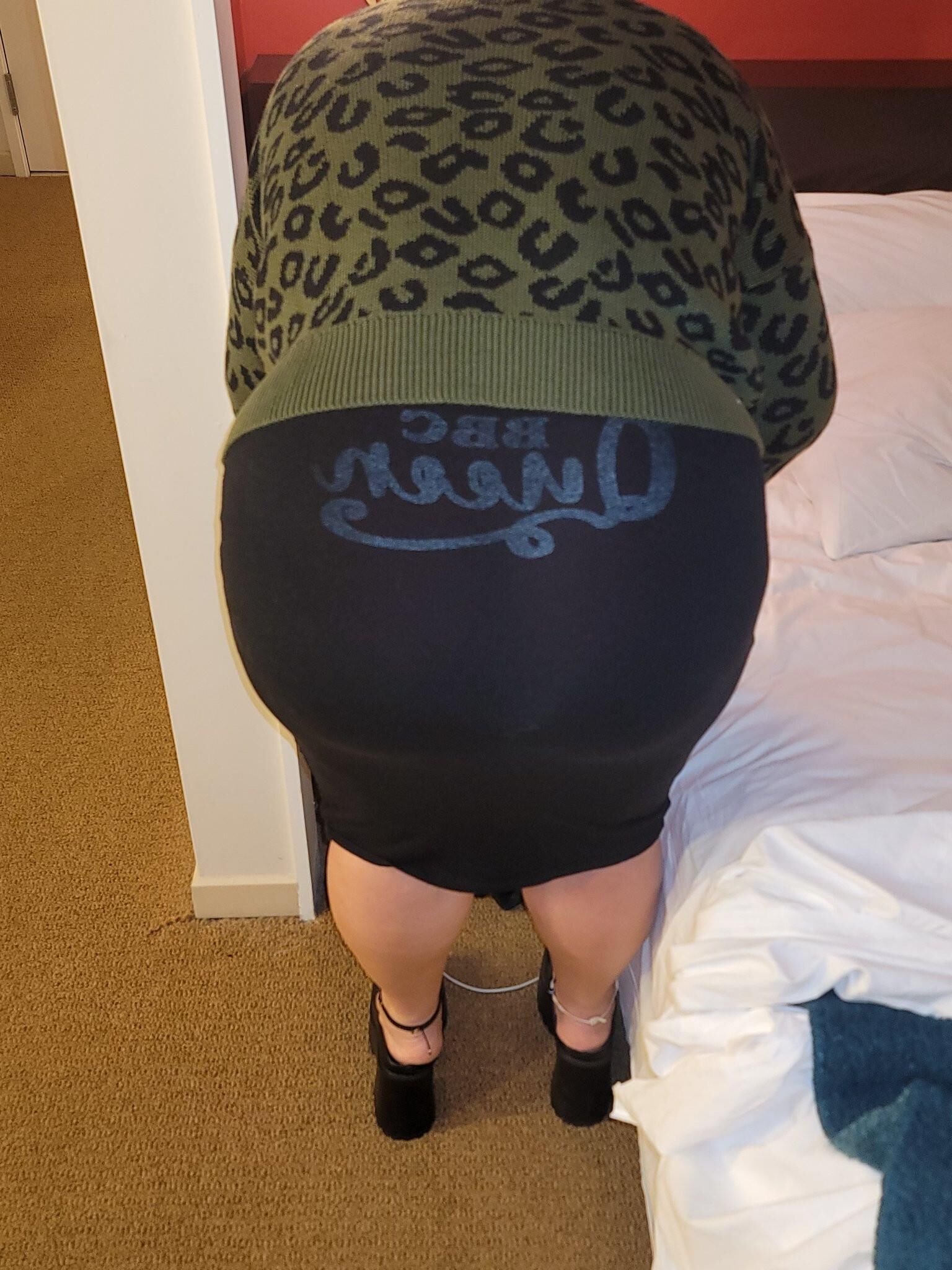 QoSとしてのBBWホットワイフママ広告