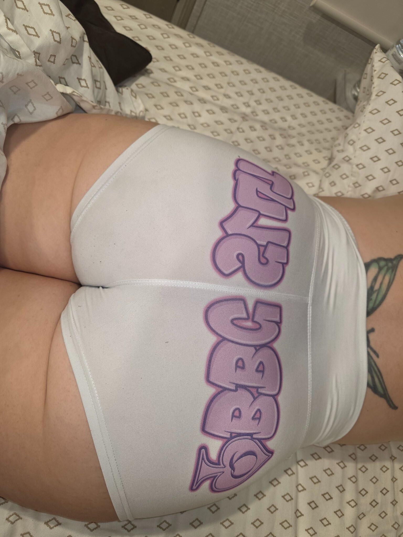 QoSとしてのBBWホットワイフママ広告