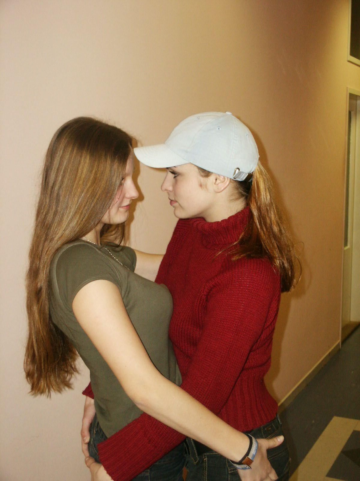 ロシアの少女たちはただ愚かになります