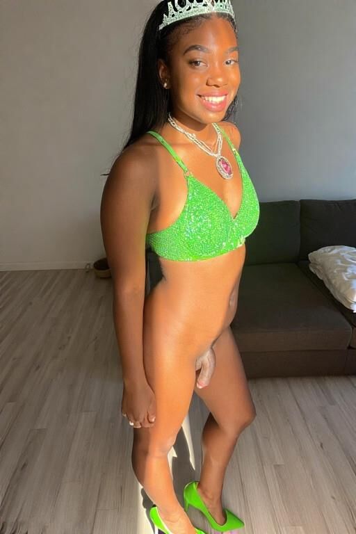 African Girk in green bikini TRANS
