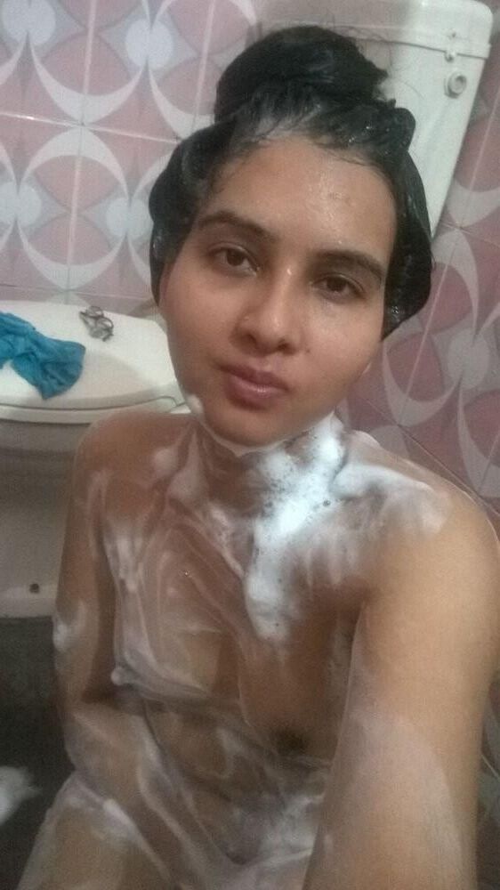 Durchschnittlich aussehende Desi -Hausfrau