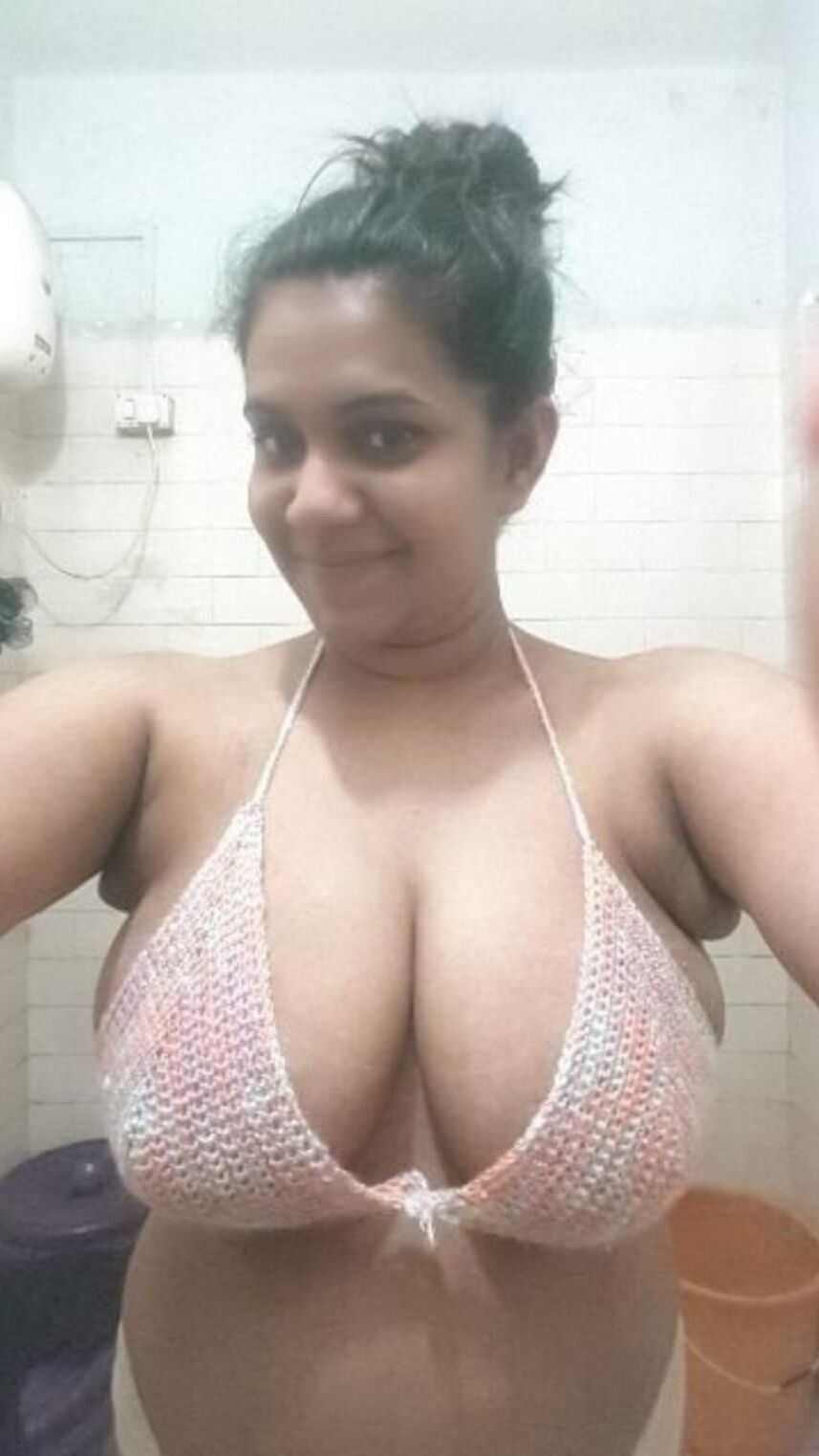 Kurvige Desi Frau