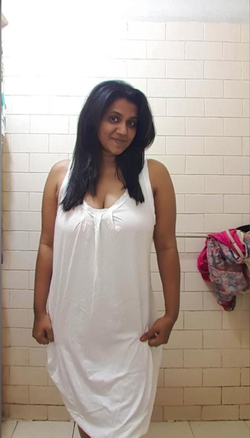 Kurvige Desi Frau