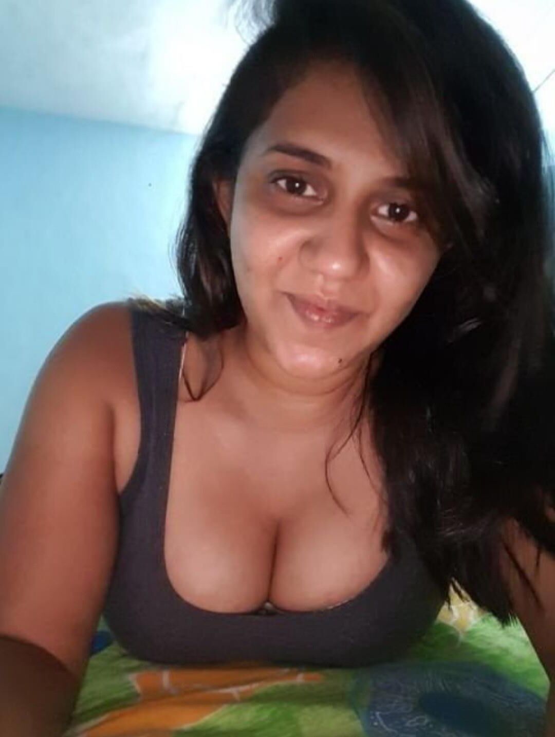 Kurvige Desi Frau