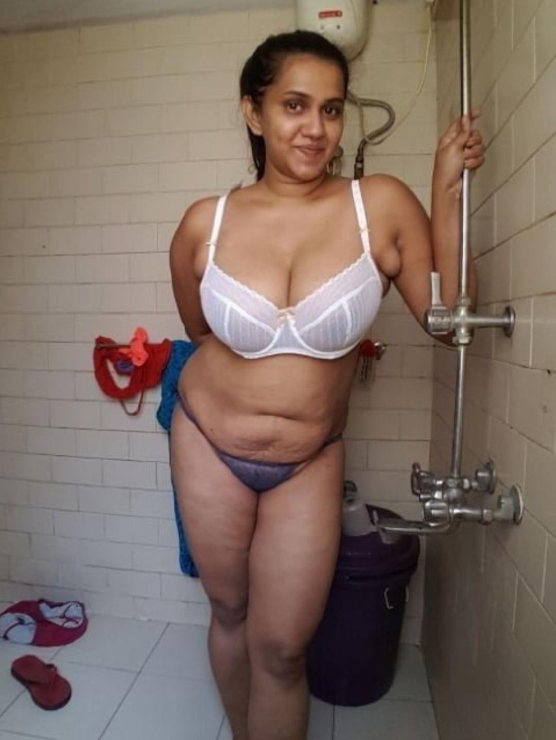 Kurvige Desi Frau