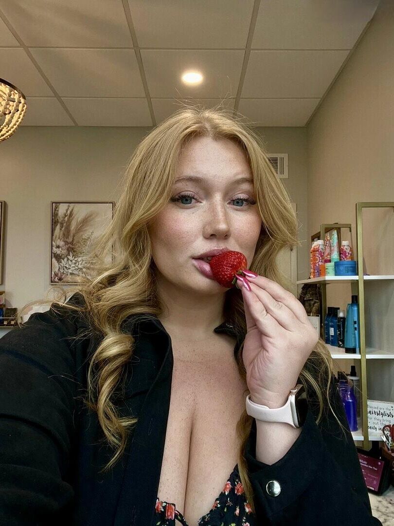 Strawberry Big Ass Big Boobs Redhead BBW Milf Mixed Hot Shots