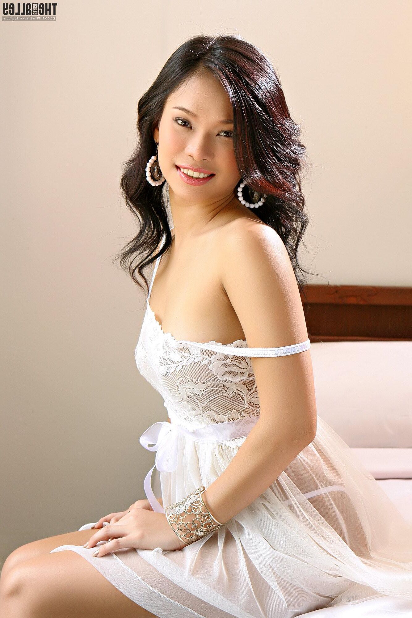Asian Beauties Iris D Bedroom