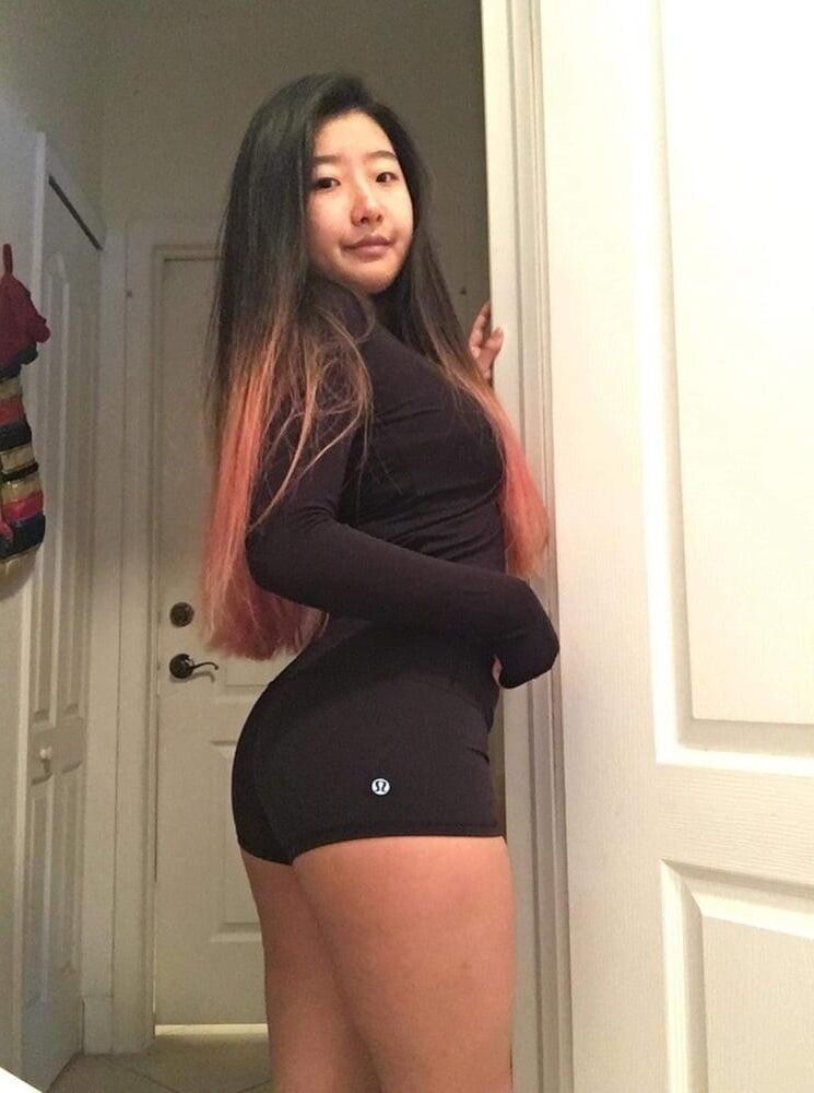 Busty coreana coed