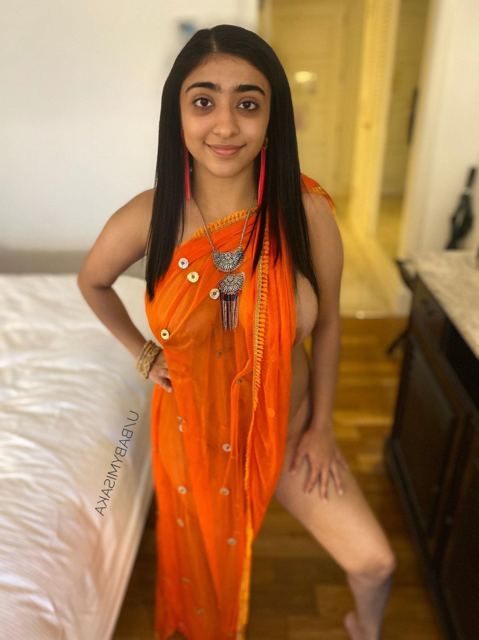 Vollbusige Desi -Göttin