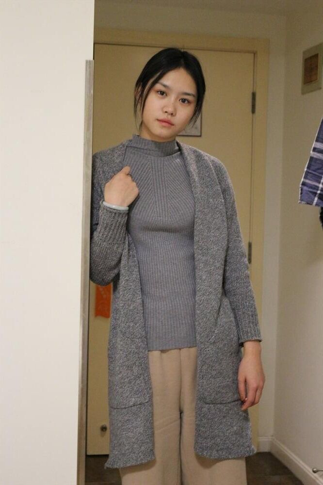 Posando de gracinha japonesa esbelta