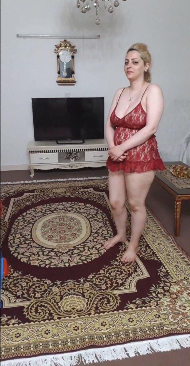 角質のイランの主婦