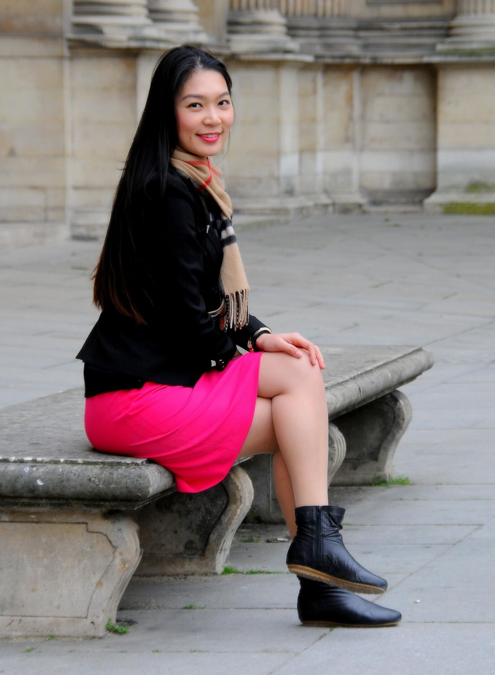 Real Life Pantyhosed MILFs Asian MILF in Paris 