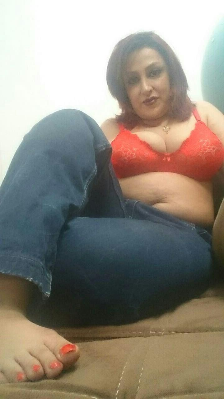 chubby iranian wife
