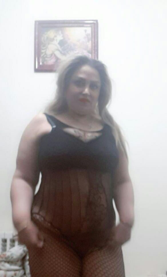 chubby iranian wife