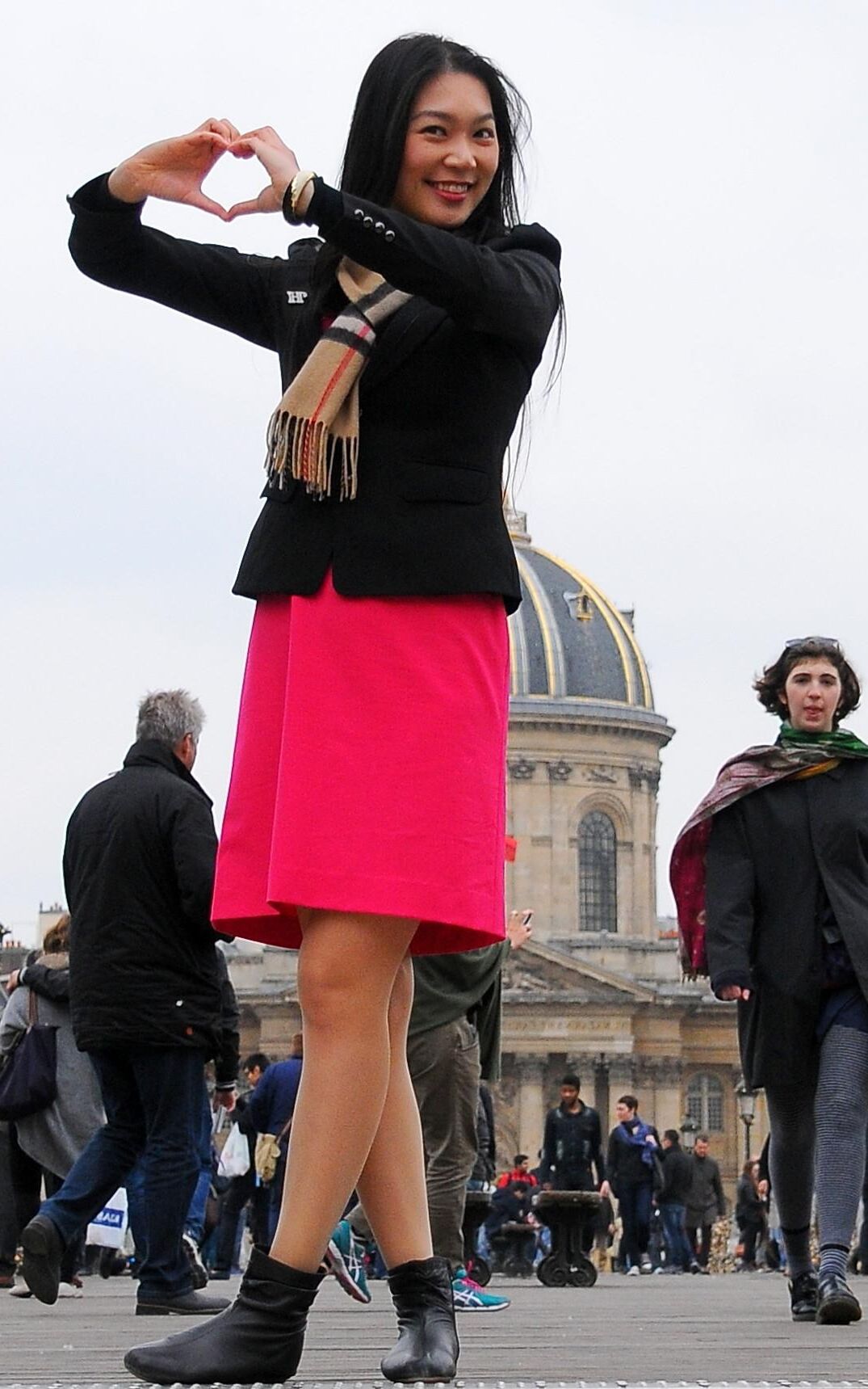 Real Life Pantyhosed MILFs Asian MILF in Paris 
