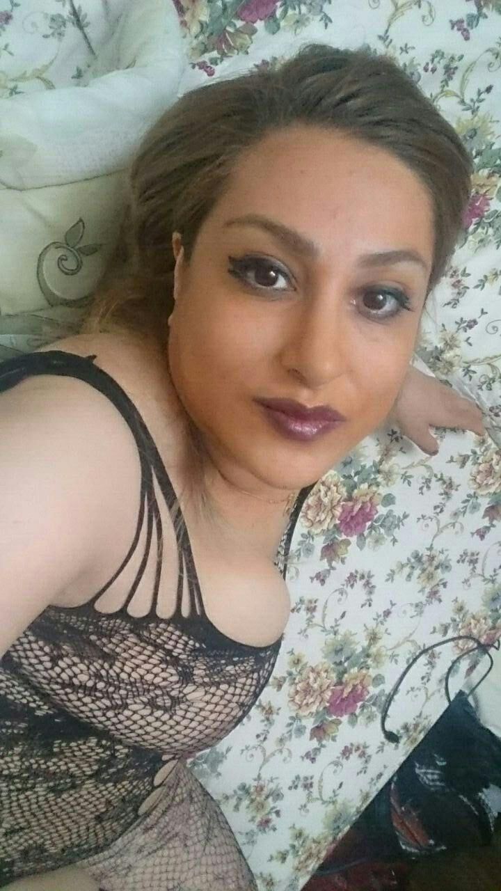 chubby iranian wife