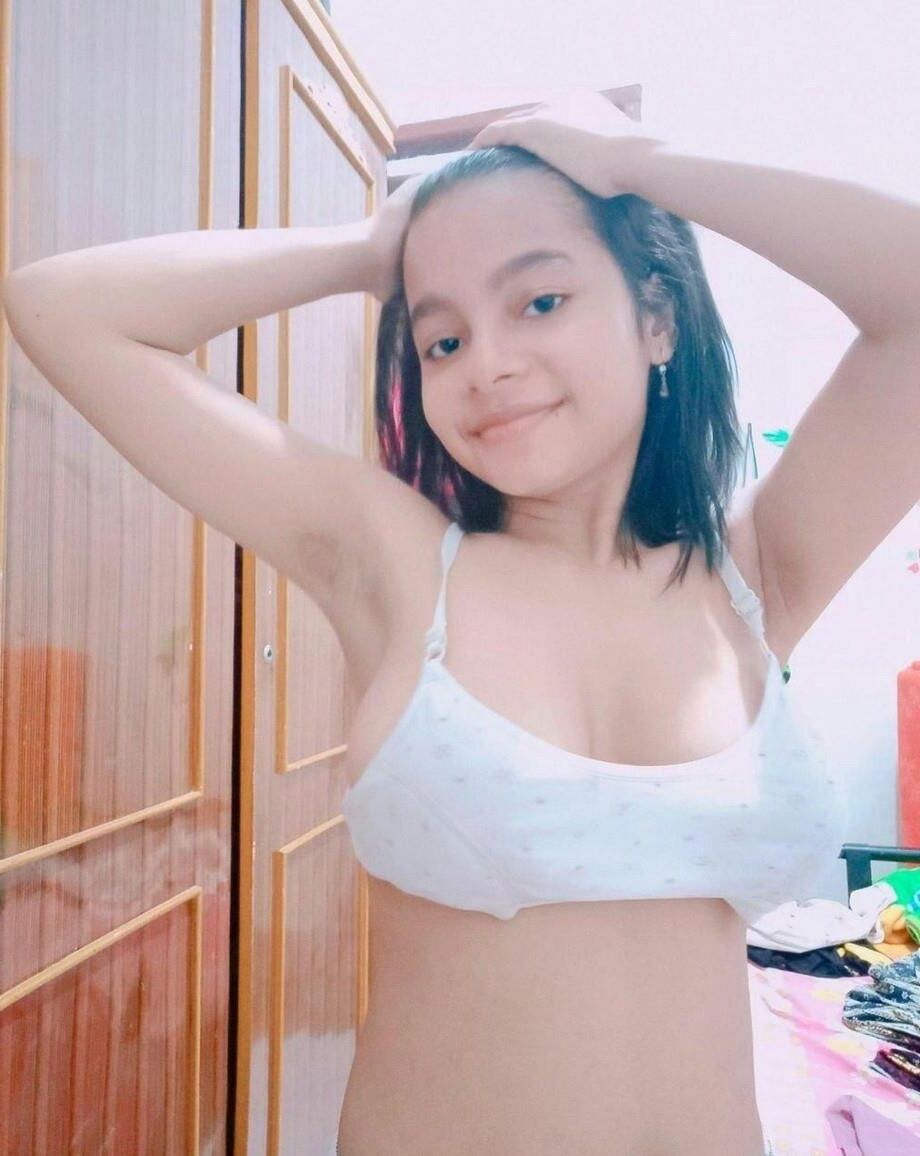 Cutie hijab indonésia revelando seus bens