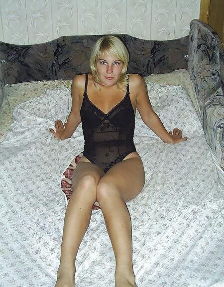 愛らしい若いロシアの妻