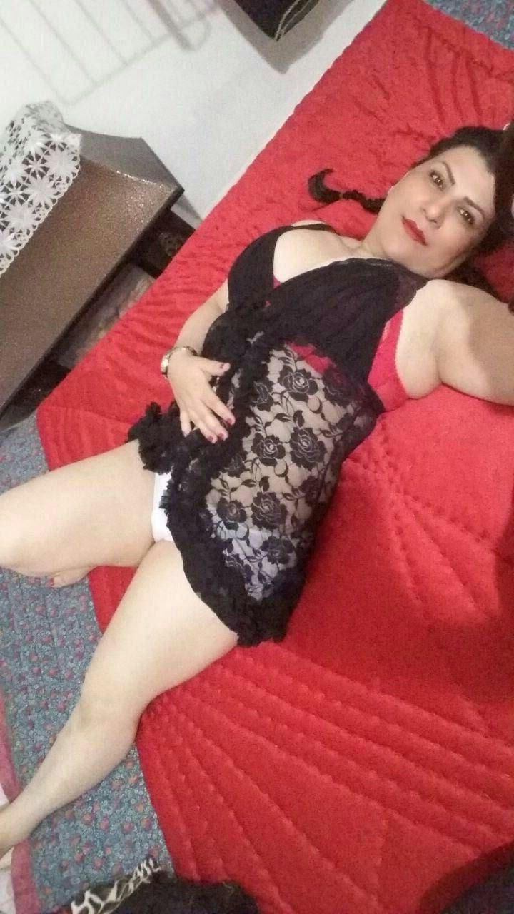 curvy iranian mature