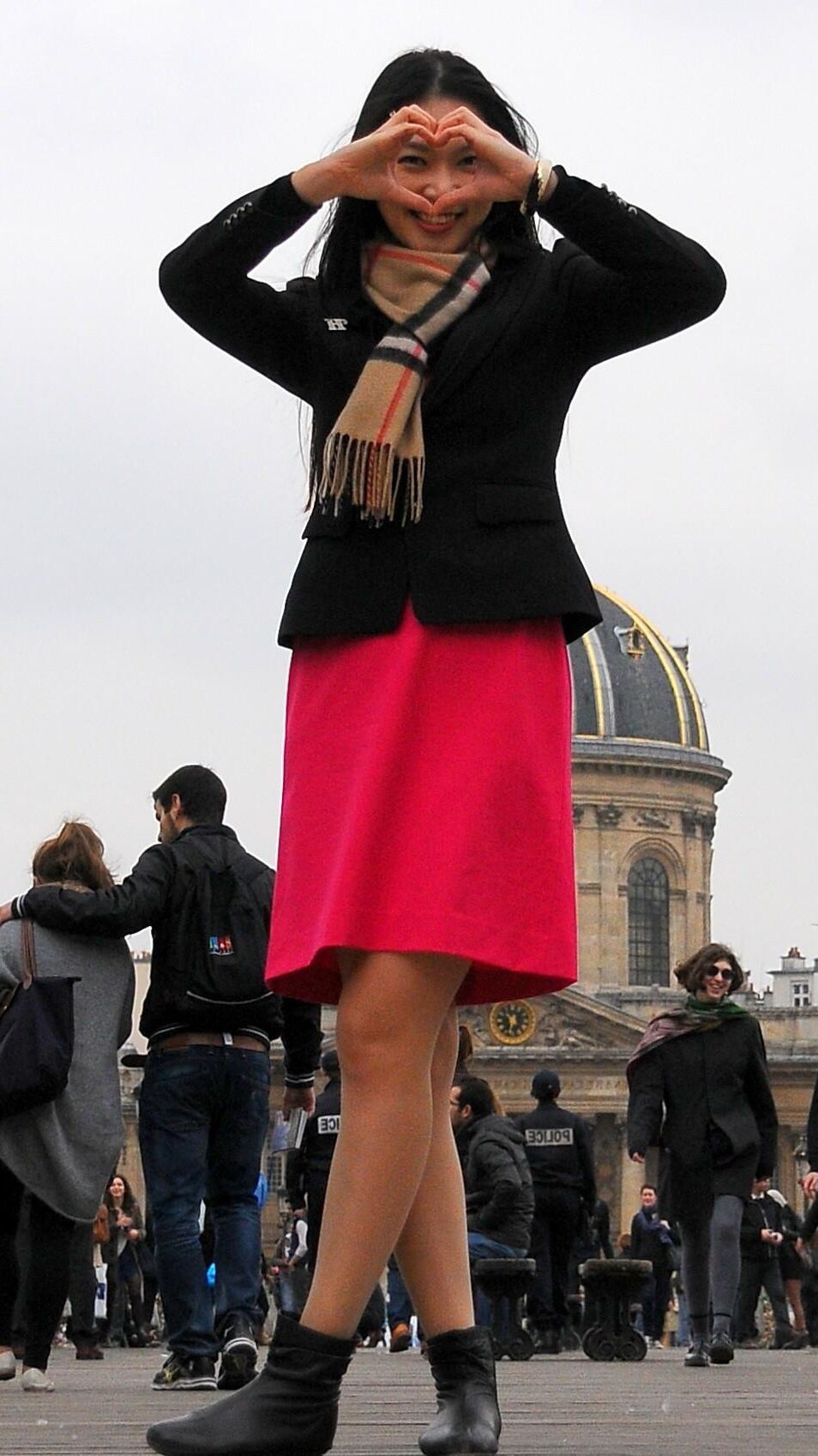 Real Life Pantyhosed MILFs Asian MILF in Paris 