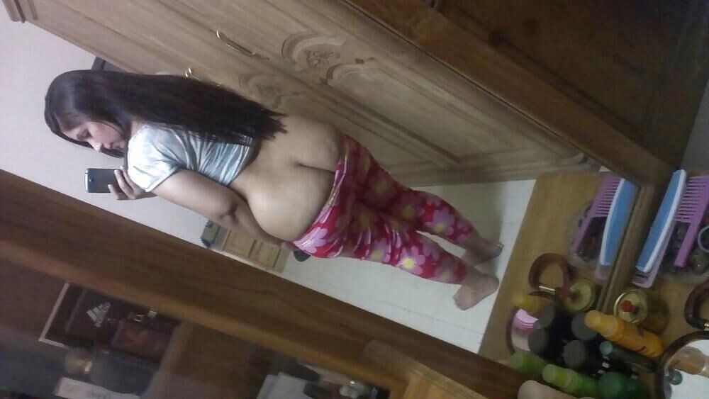 Linda vagabunda desi tia
