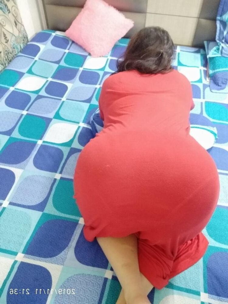 大きな汚いインドのママ