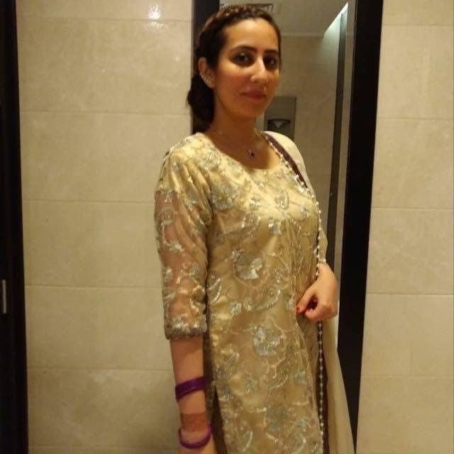 新婚旅行のインドの妻