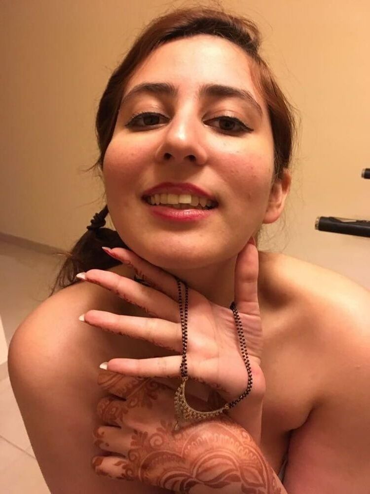 新婚旅行のインドの妻