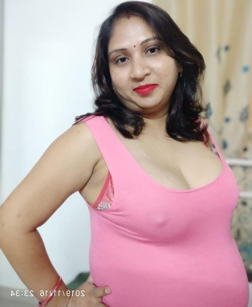 大きな汚いインドのママ