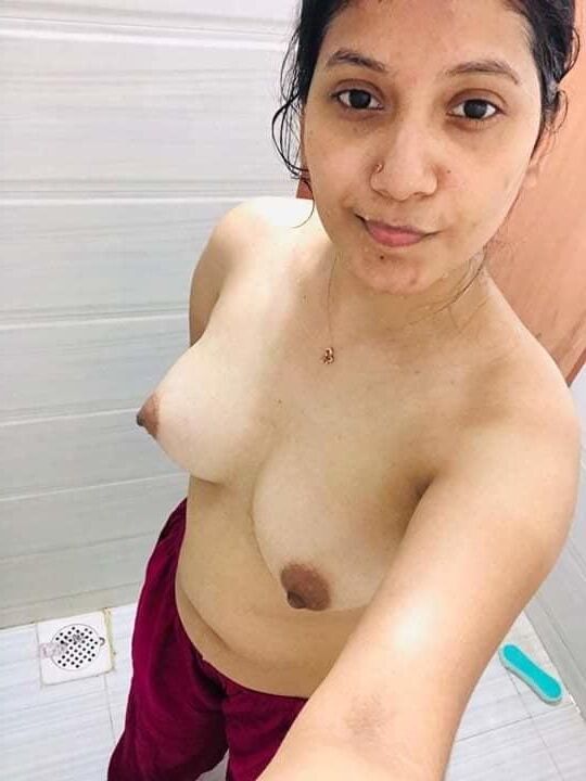 Selfies de topless desi gal