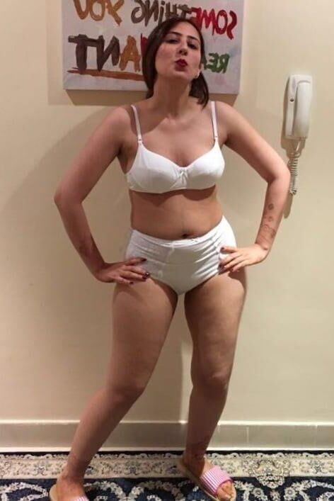 新婚旅行のインドの妻