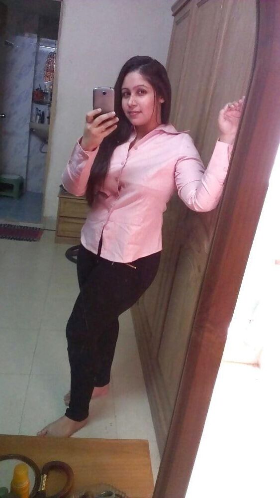 Linda vagabunda desi tia