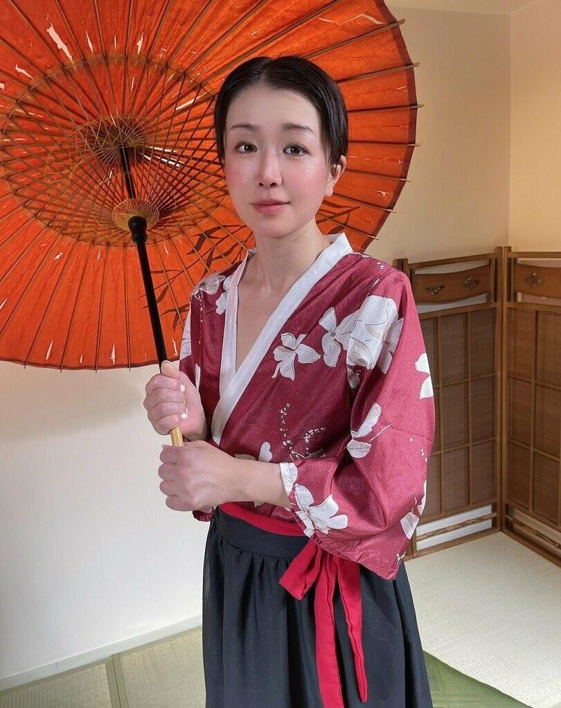 着物でからかう日本の女