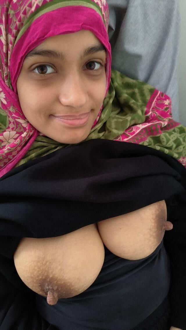 Hoejabi Sluts：イスラム教徒の女の子が自由になる