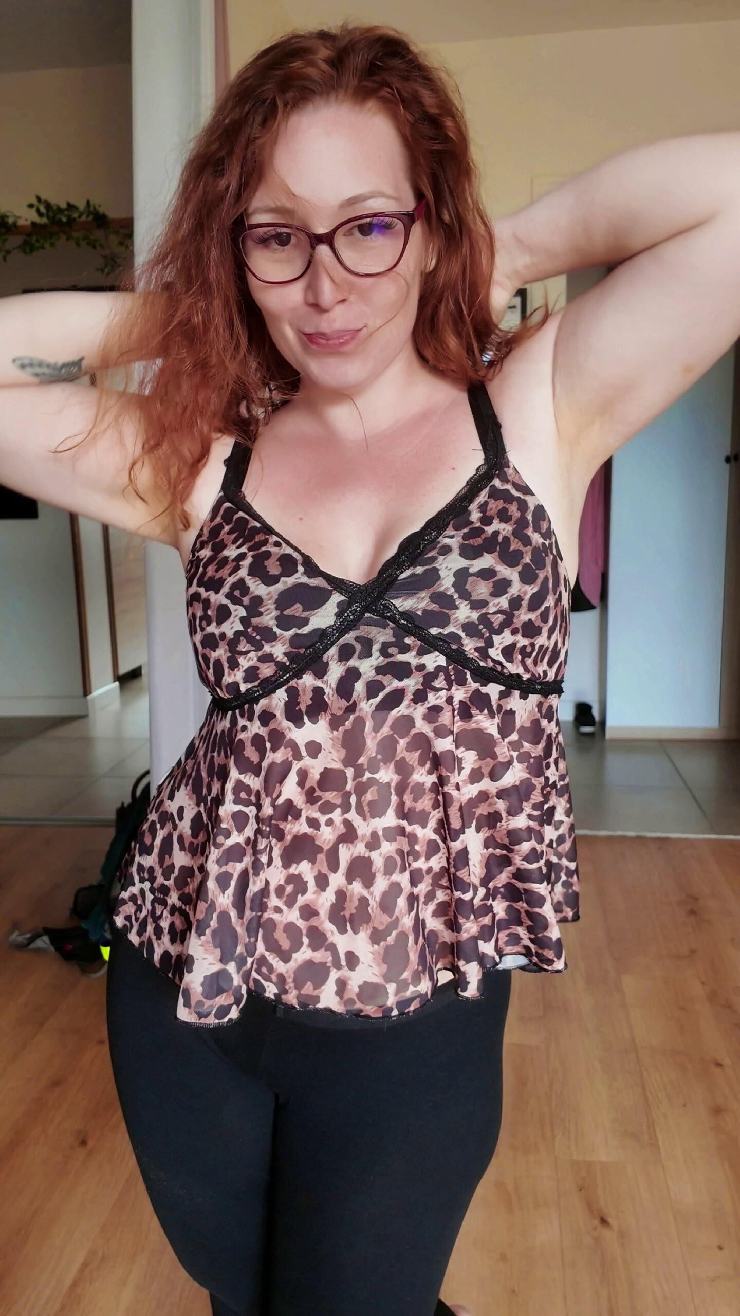 アンドレアの大きなお尻ビッグおっぱいレッドヘッドフレンチBBWアナル妻ミックスショット