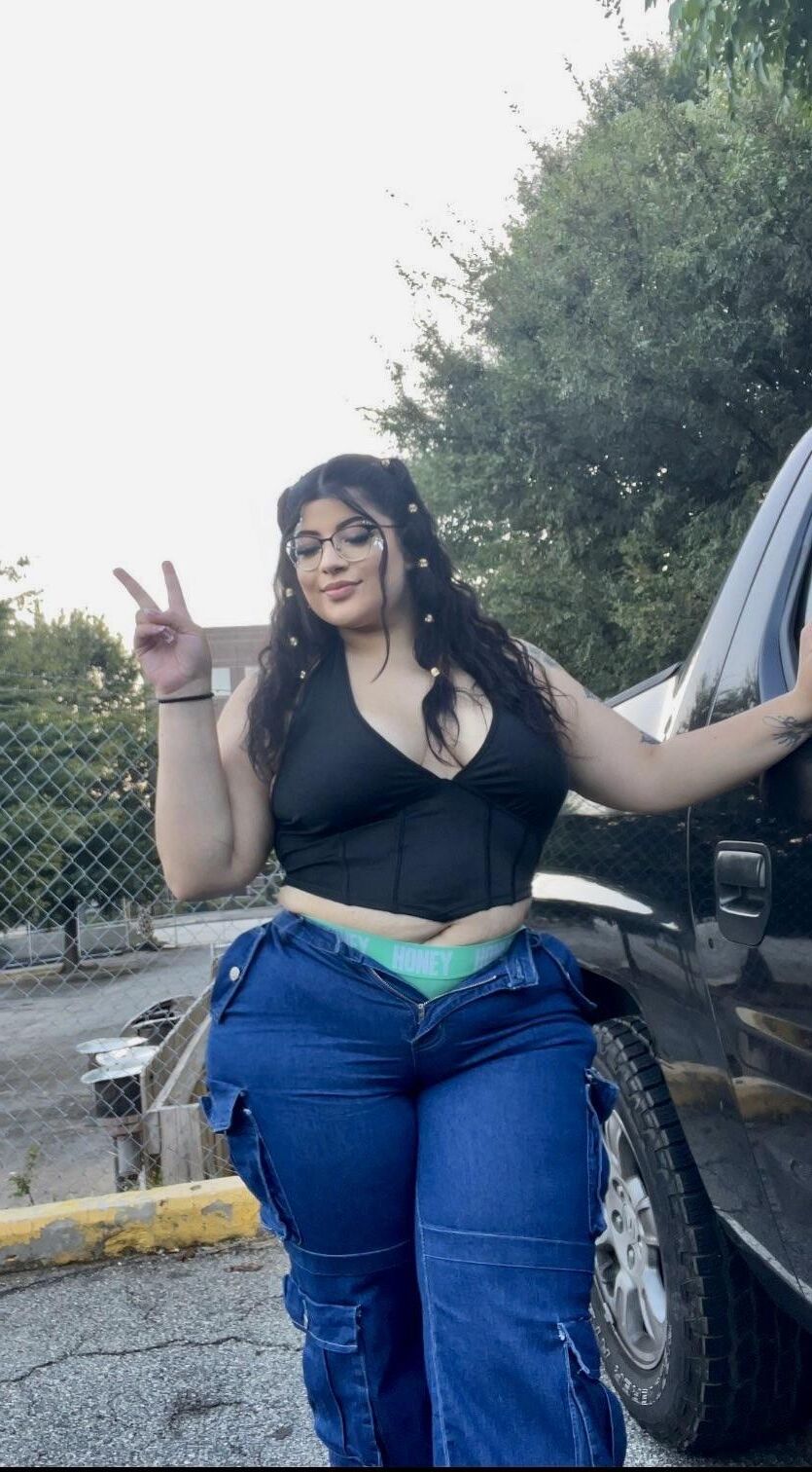 yams巨大なお尻の大きなおっぱいビューティーbbwアラビアの女の子ミックスホットショット