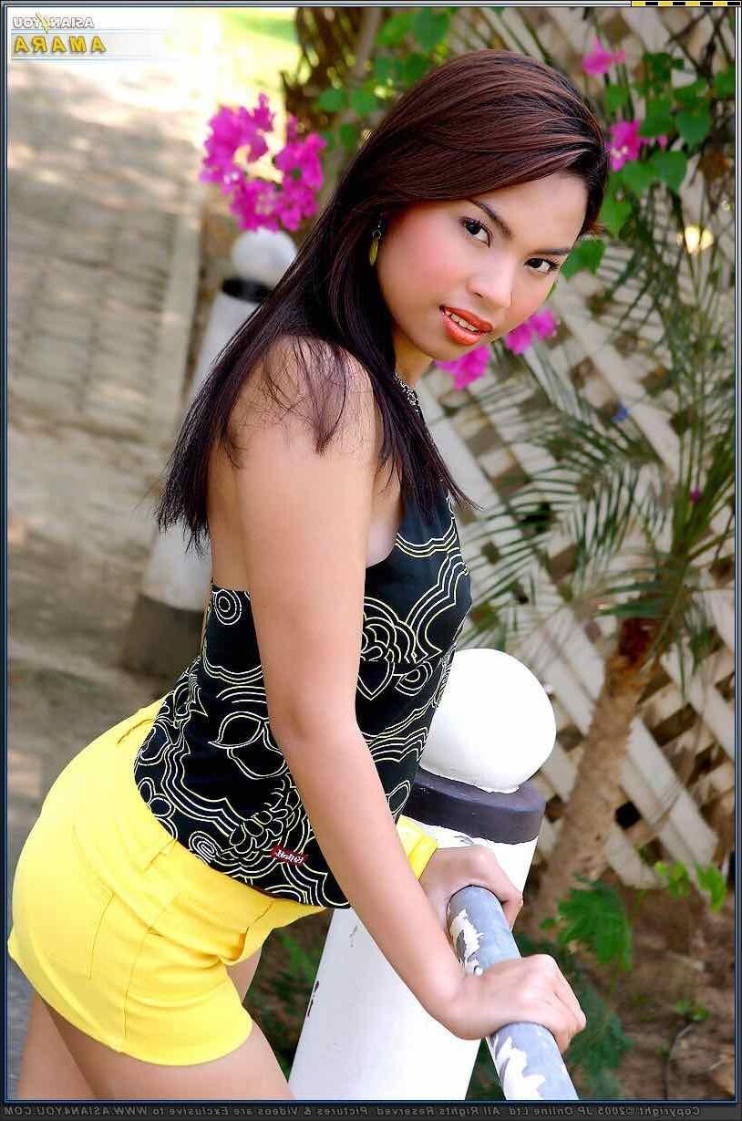 Asianyou Amara sentindo o calor