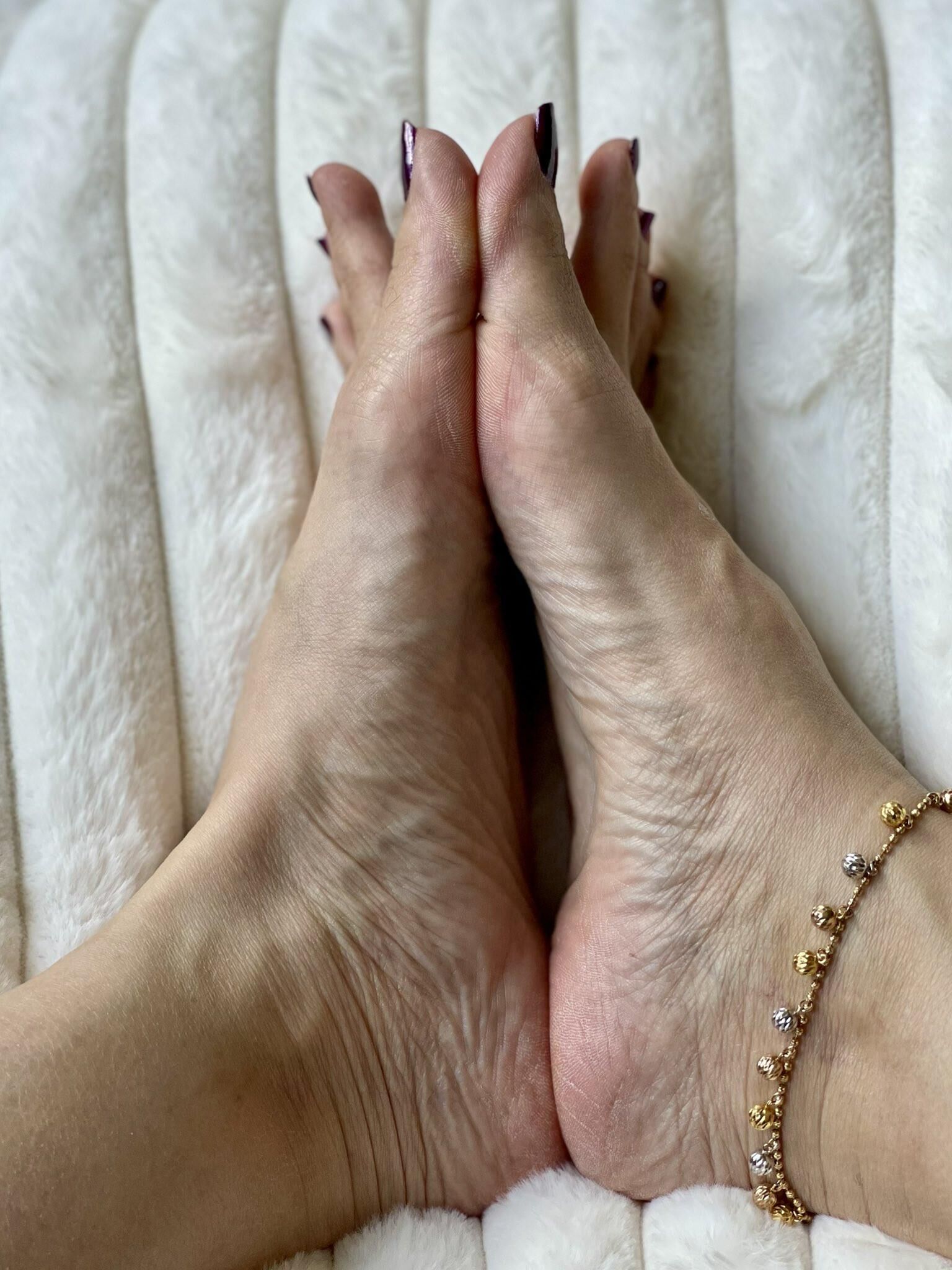 PrettyVafeet Asiático MILF SOLES