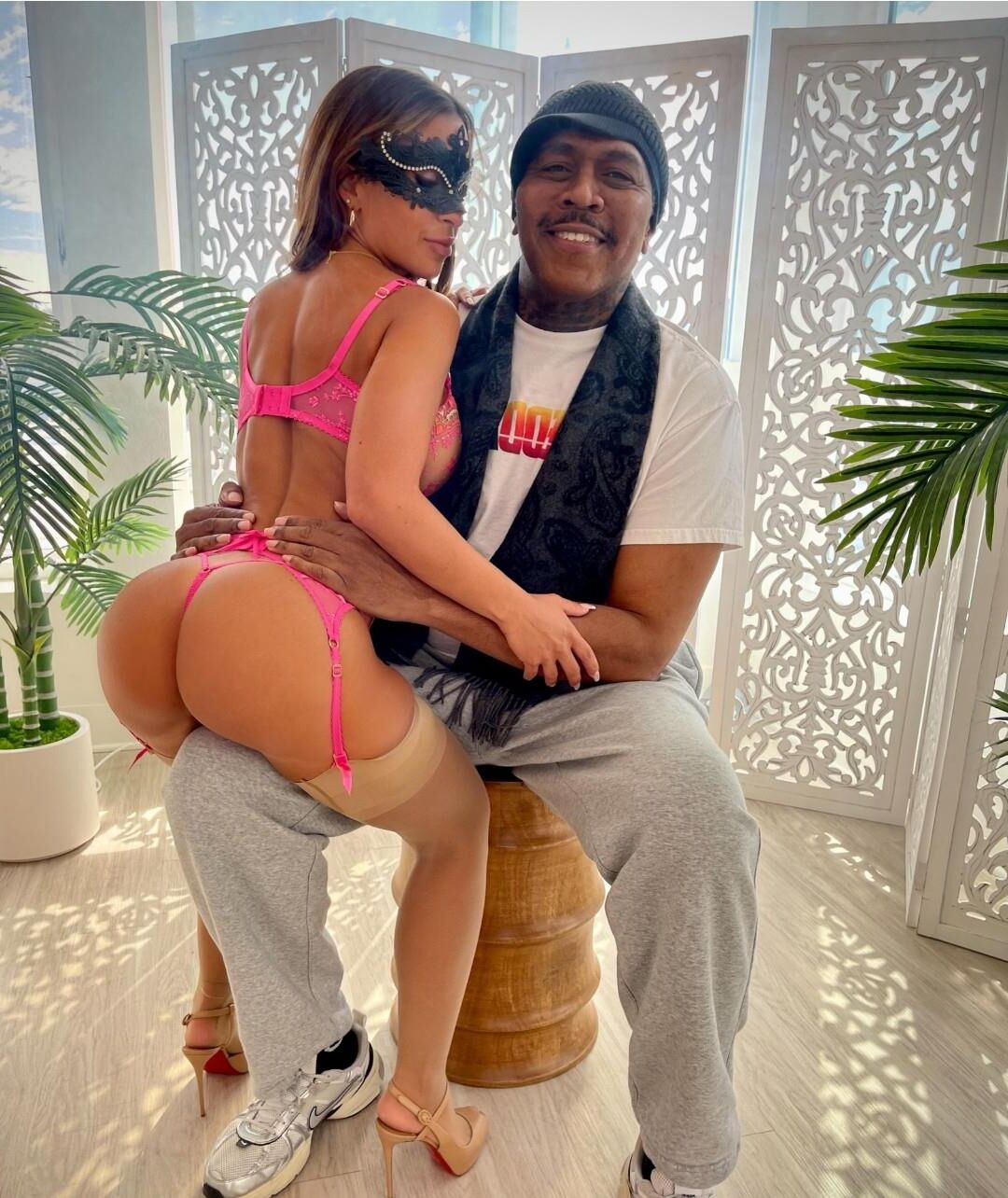 Sua esposa fode outros homens