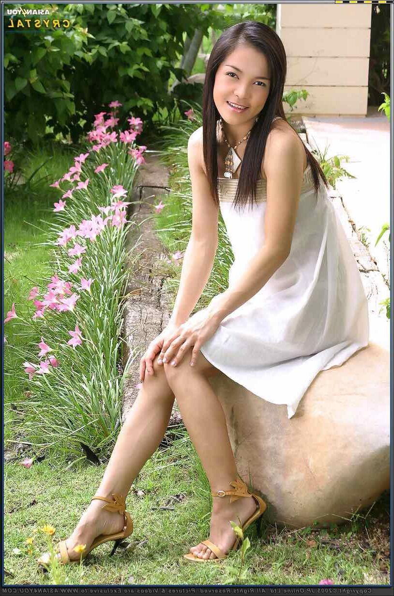 Asianyou Crystal em seu jardim