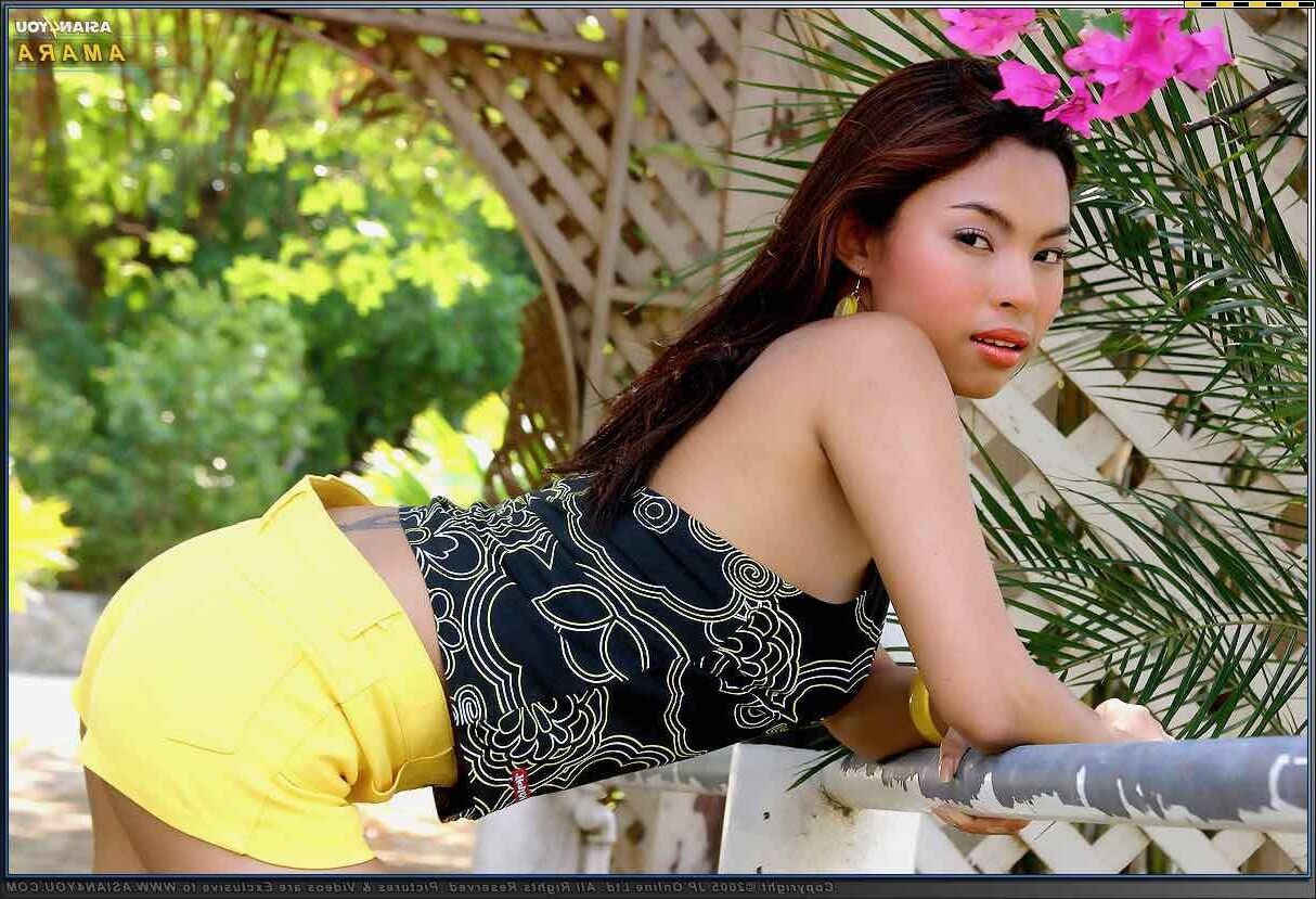 Asianyou Amara sentindo o calor