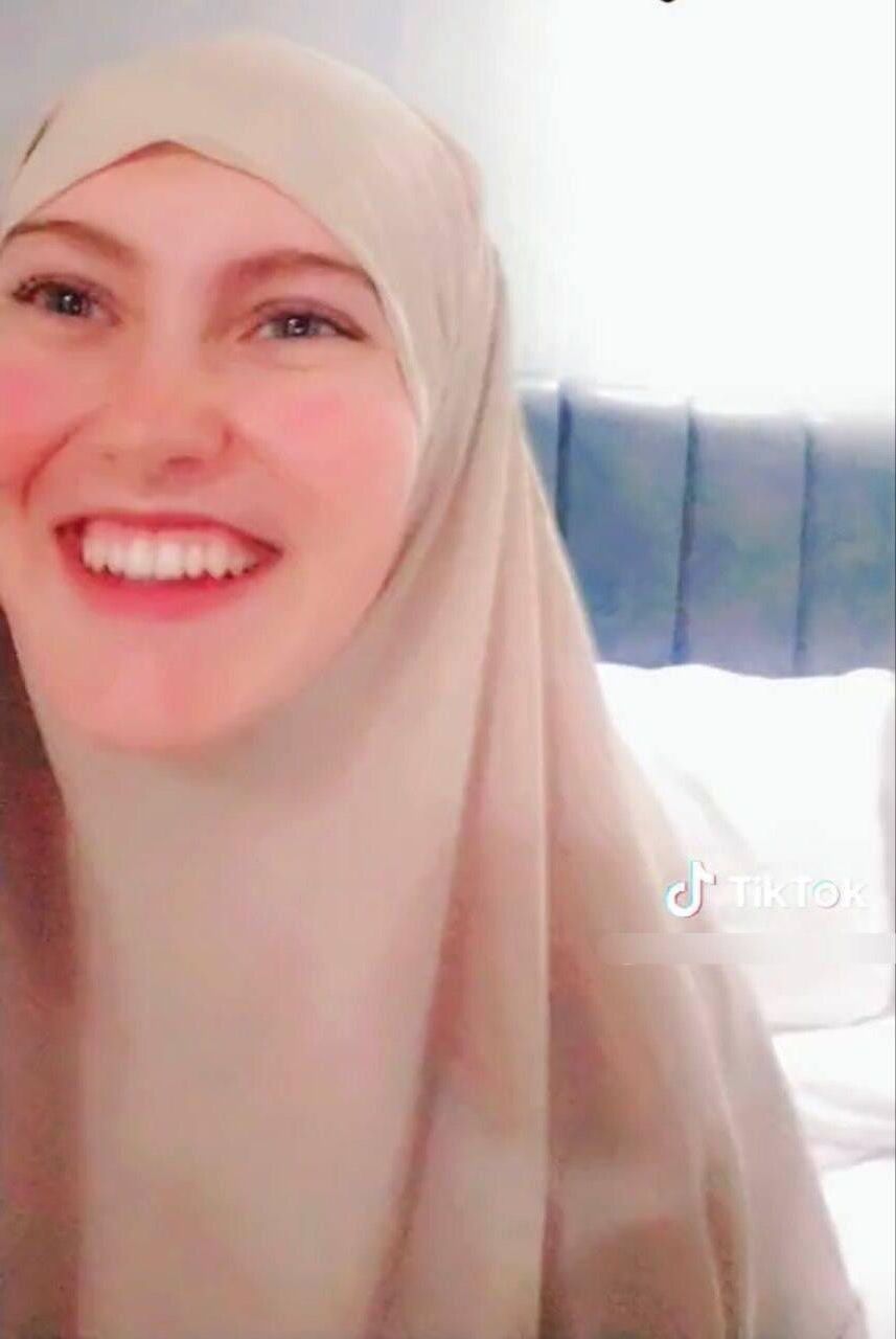 Hoejabi Sluts：イスラム教徒の女の子が自由になる