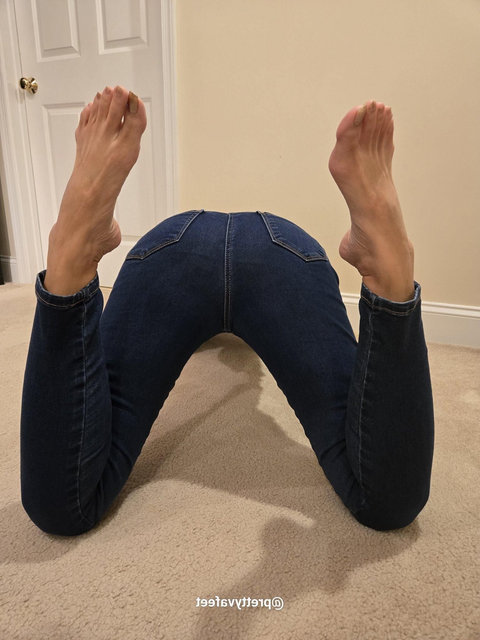PrettyVafeet Asiático MILF SOLES