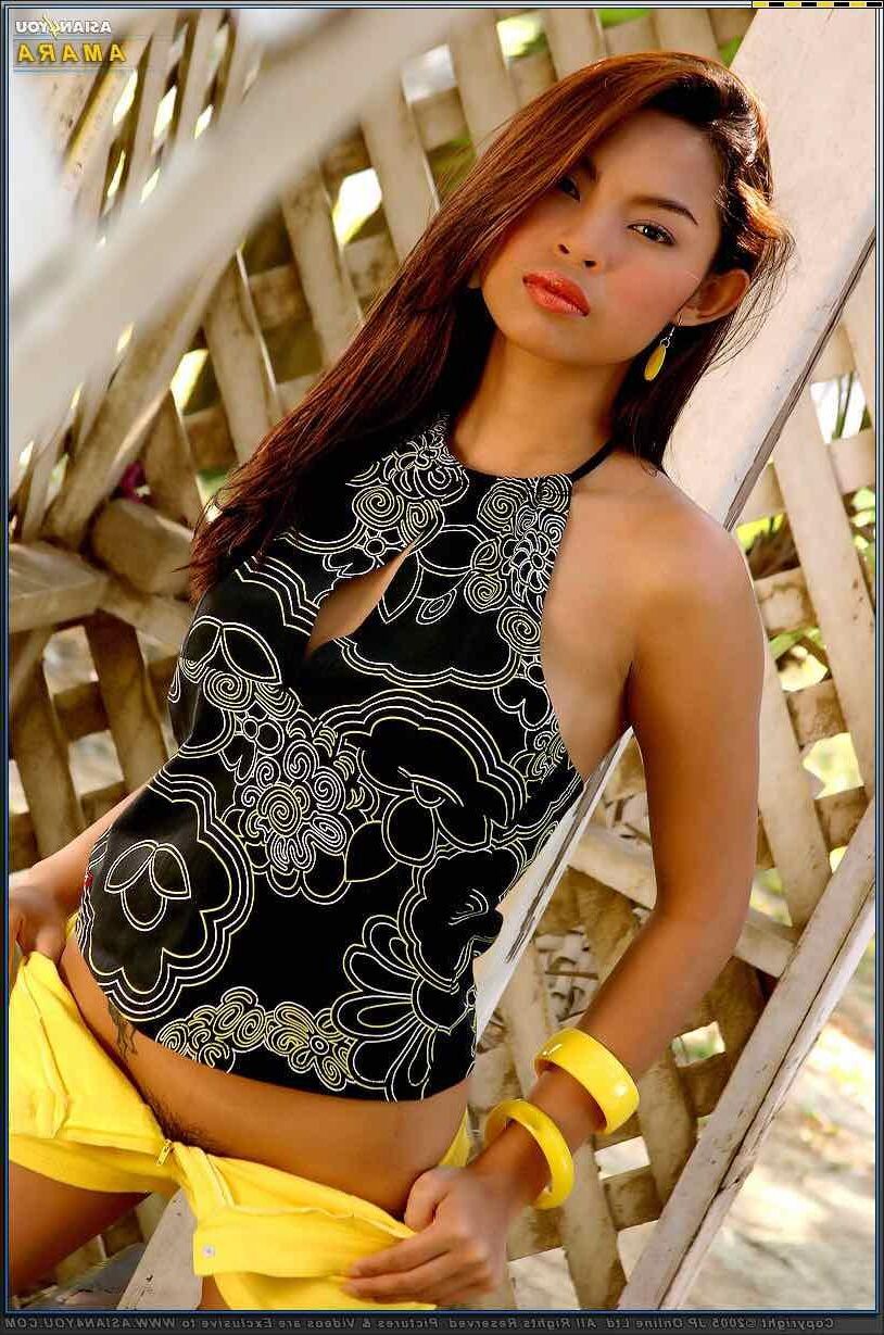 Asianyou Amara sentindo o calor